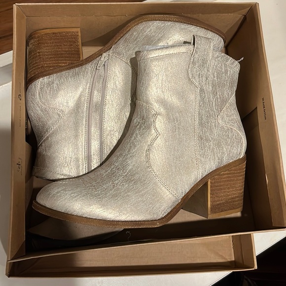 Dirty Laundry Unite Metallic Boot 10 NIB - Picture 2 of 9